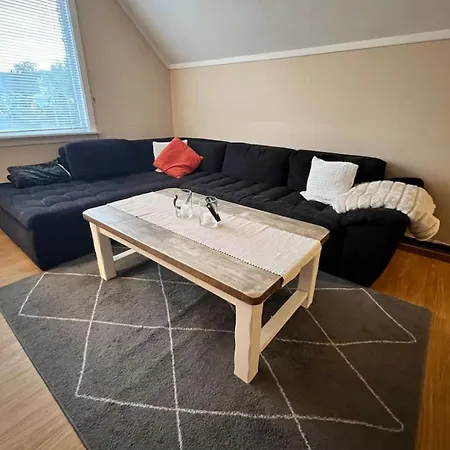 Rimelig Og Romslig Leilighet, 5 Pers * Svolvær